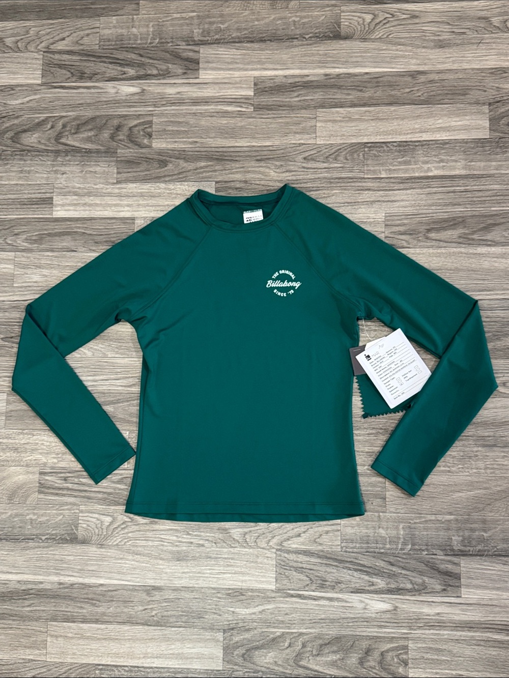RARE NWT Billabong Sol Searcher rash guard 2024 salesman’s sample women’s sz M